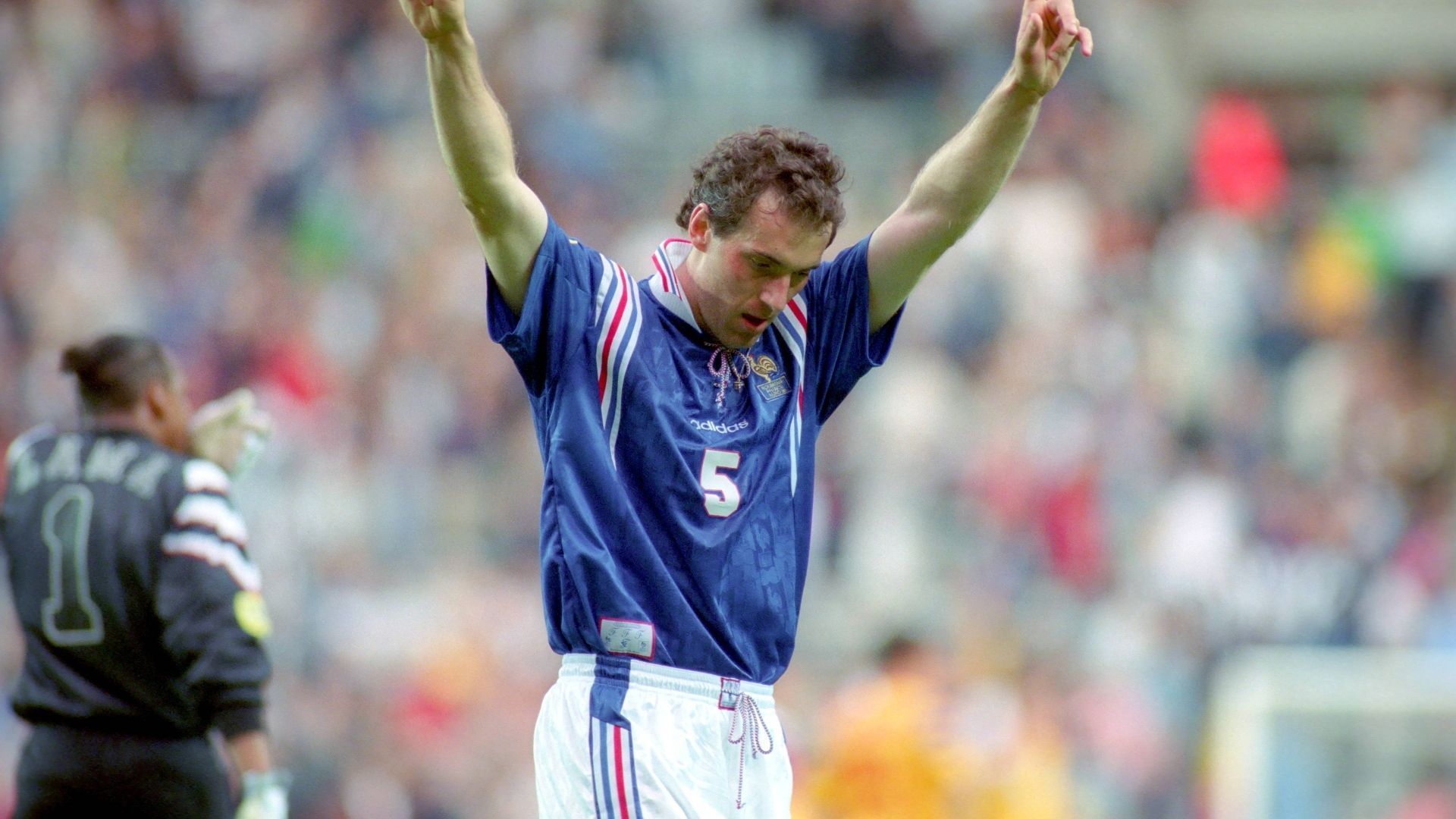 
                <strong>1988 - Laurent Blanc (Frankreich)</strong><br>
                &#x2022; <strong>Anzahl der A-Länderspiele:</strong> 97<br>&#x2022; <strong>spätere Erfolge: </strong>Weltmeister 1998 und Europameister 2000<br>
              