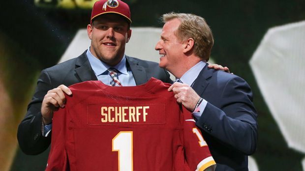 
                <strong>Pick 5: Brandon Scherff</strong><br>
                Pick 5: Brandon Scherff, OG (Washington Redskins): Vor der vergangenen Saison stellten sich viele Experten die Frage: Ist ein Guard wirklich den fünften Pick wert? Die Antwort nach der Spielzeit ist klar: Ja. Mit Tackle Morgan Moses sorgt er für Stabilität auf der linken Seite der O-Line. Auch deshalb trumpft Quarterback Kirk Cousins auf.
              