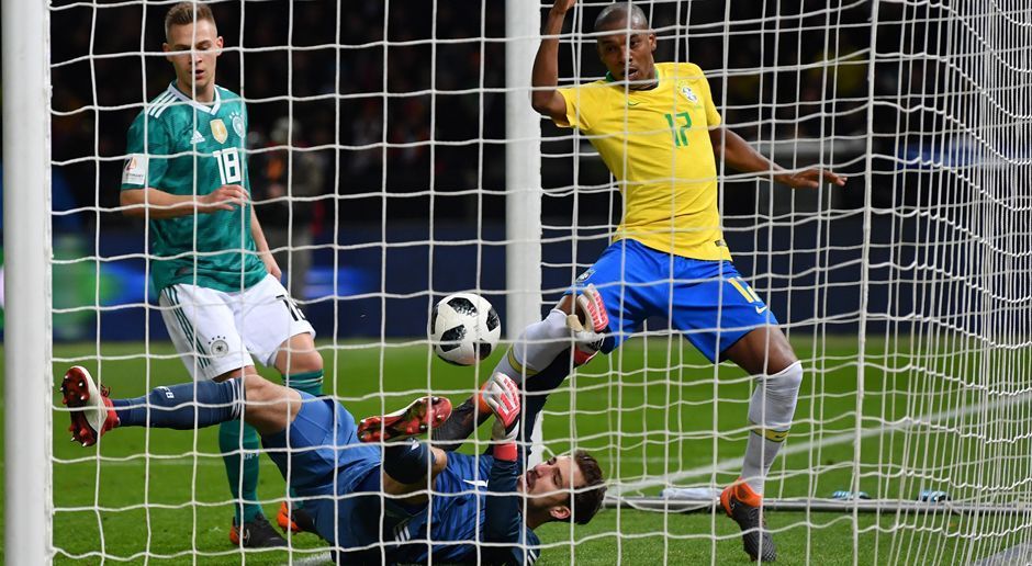 
                <strong>Deutschland gegen Brasilien: Das DFB-Team in der Einzelkritik</strong><br>
                Die deutsche Nationalmannschaft hat den Härtetest gegen Brasilien vergeigt, das Team von Bundestrainer Joachim Löw zeigte gegen die Selecao beim 0:1 (0:1) insgesamt eine schwache Leistung. Wir haben den Auftritt des DFB-Teams benotet.
              