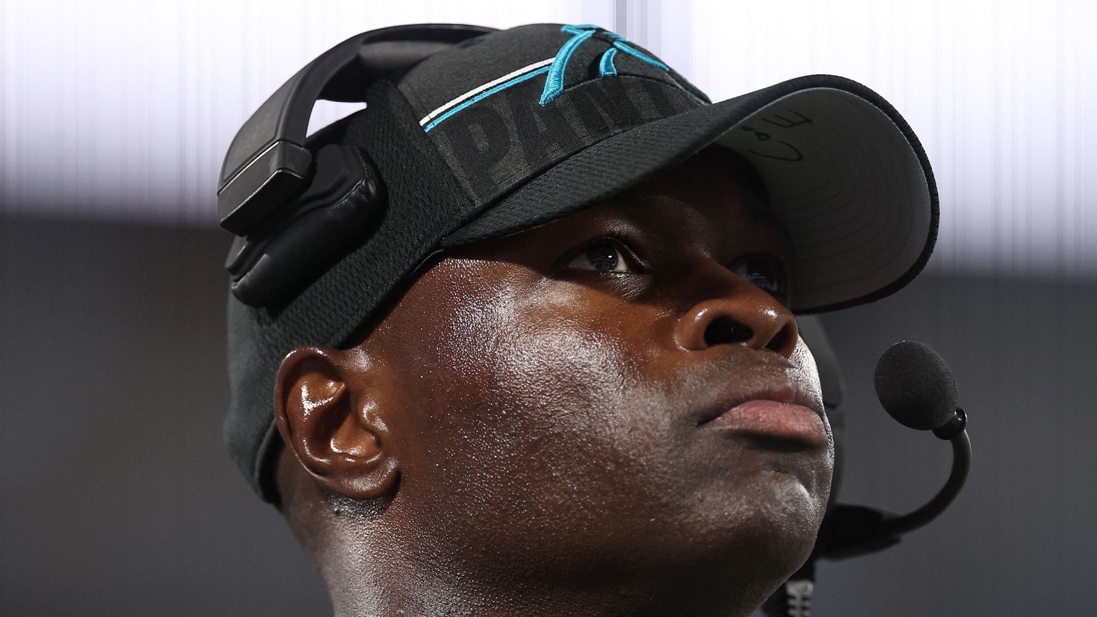 <strong>Ejiro Evero (Defensive Coordinator, Carolina Panthers)</strong><br>Die Panthers waren in dieser Saison mit das schwächste Team der Liga. Aber nicht die Defense. Und schon gar nicht die Secondary. Sie haben die drittwenigsten Passing Yards der NFL zugelassen. Das muss hoch honoriert werden. 2022 war er der DC bei den Broncos, dort gab es ähnliche Werte. Wer weiß, was Evero in einem guten Team ausrichten könnte.