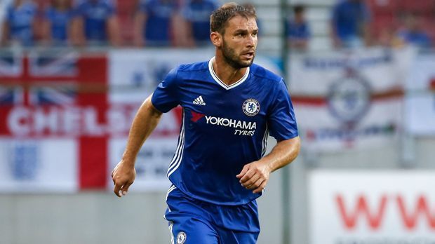 
                <strong>Branislav Ivanovic (FC Chelsea)</strong><br>
                Branislav Ivanovic (FC Chelsea): Ebenfalls einen guten Start unter dem Italiener Conte verzeichnete Ivanovic. Der verlässliche Serbe ist weiterhin rechts in der Viererkette eine fester Bestandteil. Sein einzig wirklicher Konkurrent ist Teenager Ola Aina. Deshalb dürfte Ivanovic wohl auch auf Sicht seinen Stammplatz behalten - und so beste Chancen haben, sich für eine Vertragsverlängerung zu empfehlen.
              