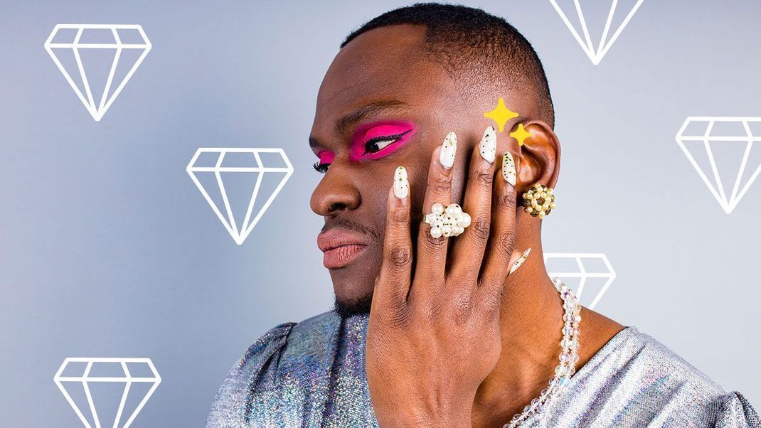 Absolut en vogue oder doch eher kitschig: Wie gefällt euch der Nail-Trend "Pearl Nails" mit edlem Glamour-Flair?