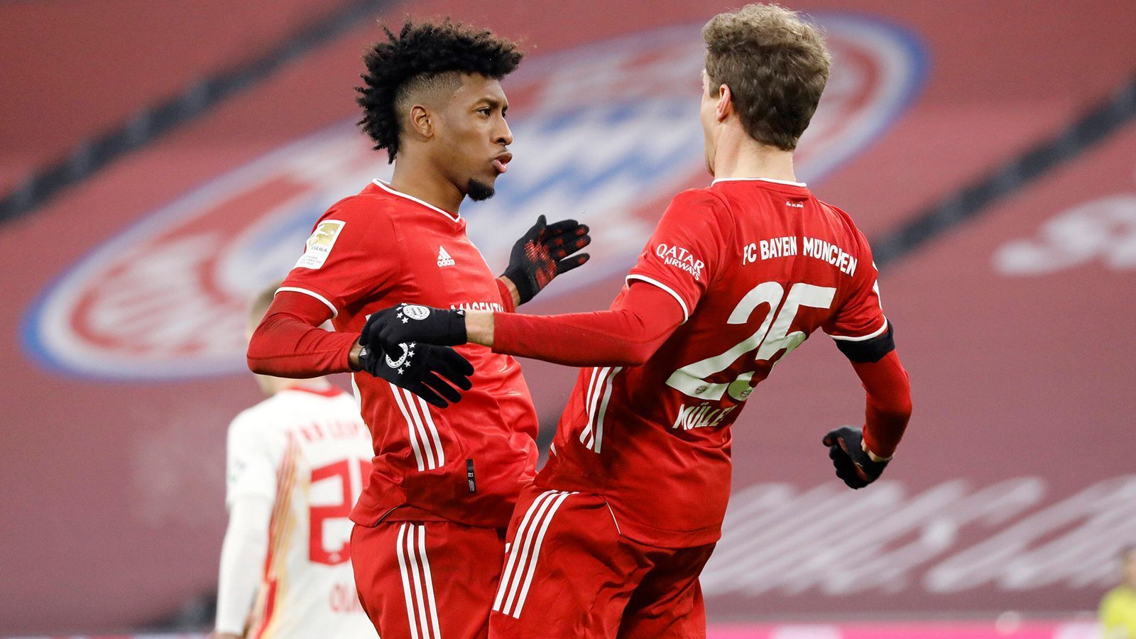 
                <strong>Die meisten Torvorlagen</strong><br>
                1. Platz (geteilt): Thomas Müller und Kingsley Coman (beide FC Bayern München) - 7 Vorlagen3. Platz (geteilt): Christopher Trimmel (1. FC Union Berlin) und Nadiem Amiri (Bayer Leverkusen) - 6 Vorlagen
              