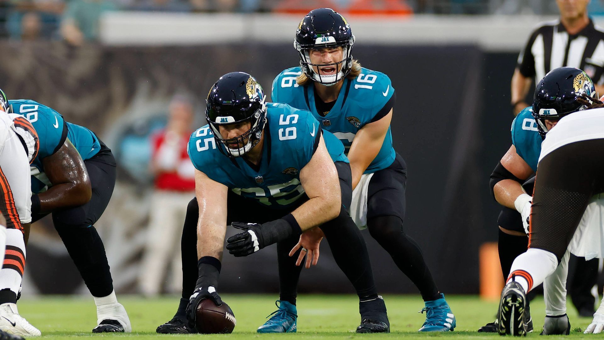 
                <strong>Jacksonville Jaguars: #DUUUVAL</strong><br>
                Instagram: @jaguarsTwitter: @JaguarsFacebook: @jacksonvillejaguars
              