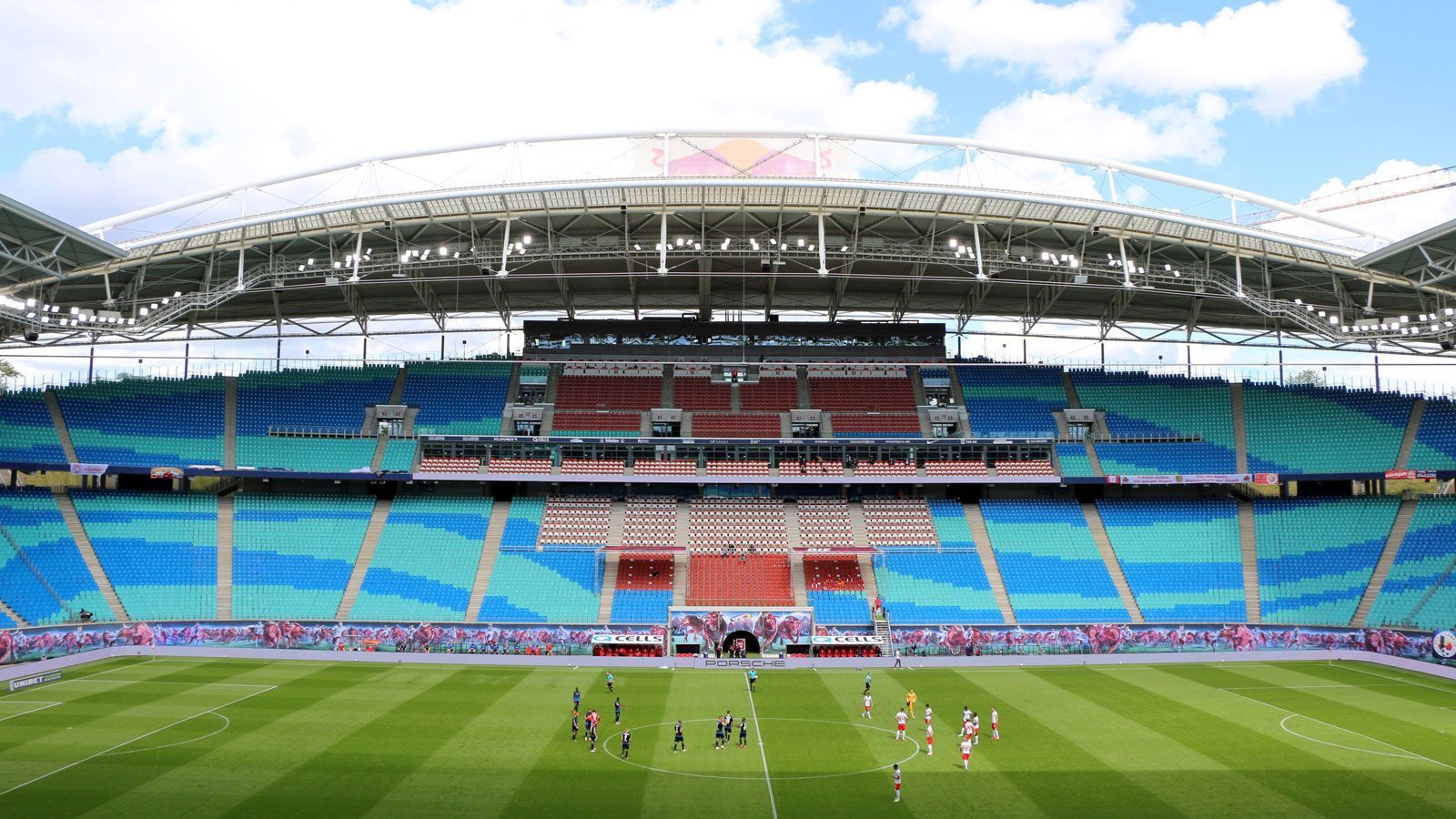 
                <strong>RB Leipzig</strong><br>
                Stadion: Red Bull-ArenaKapazität: 42.146Vorgehen: Bereits über 22.000 verkaufte Dauerkarten, Käufer erhalten Geld für Spiele ohne Zuschauer zurück
              