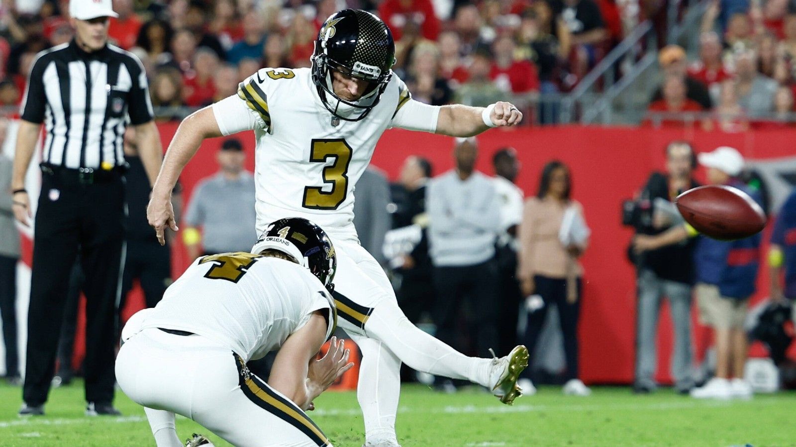 <strong>Cut-Kandidat: Wil Lutz (Kicker, New Orleans Saints)</strong><br>Seit acht Jahren ist der Pro Bowler bei den Saints, nach einer schwachen Saison hat er im Sommer aber starke Konkurrenz durrch Rookie Blake Grupe bekommen - der jünger und billiger ist. Eine Entlassung von Lutz würde 1,7 Millionen Dollar einsparen.