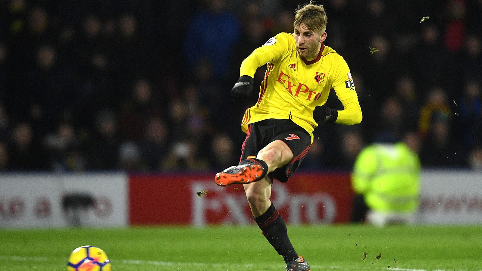 
                <strong>FC Watford</strong><br>
                Ausgaben: 25,05 Millionen EuroEinnahmen: 50 Millionen EuroTeuerster Zugang: Gerard Deulofeu (FC Barcelona/13 Millionen Euro)
              