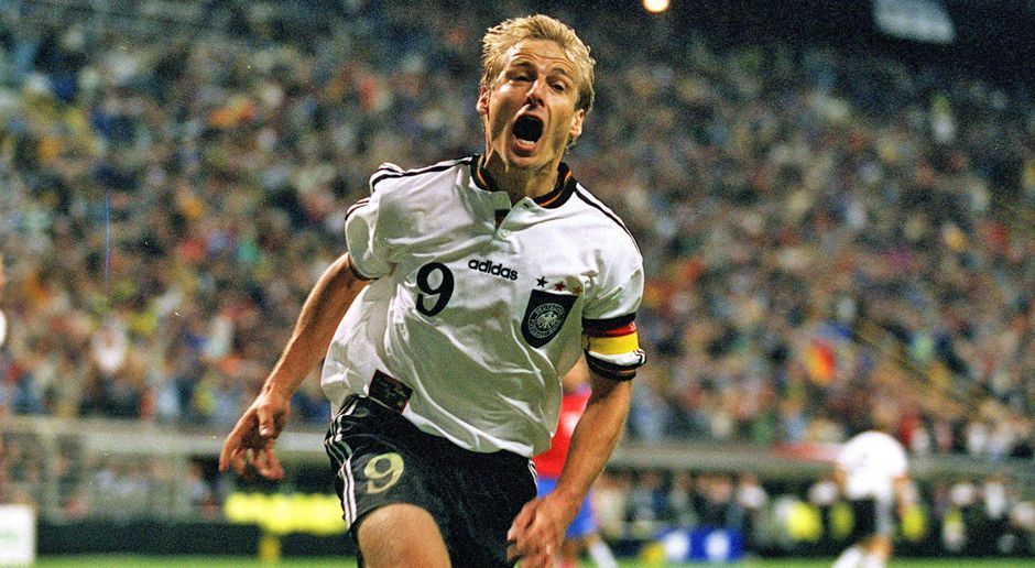 
                <strong>Angriff: Jürgen Klinsmann</strong><br>
                7 SpieleDamalige Vereine: FC Bayern, Sampdoria Genua
              