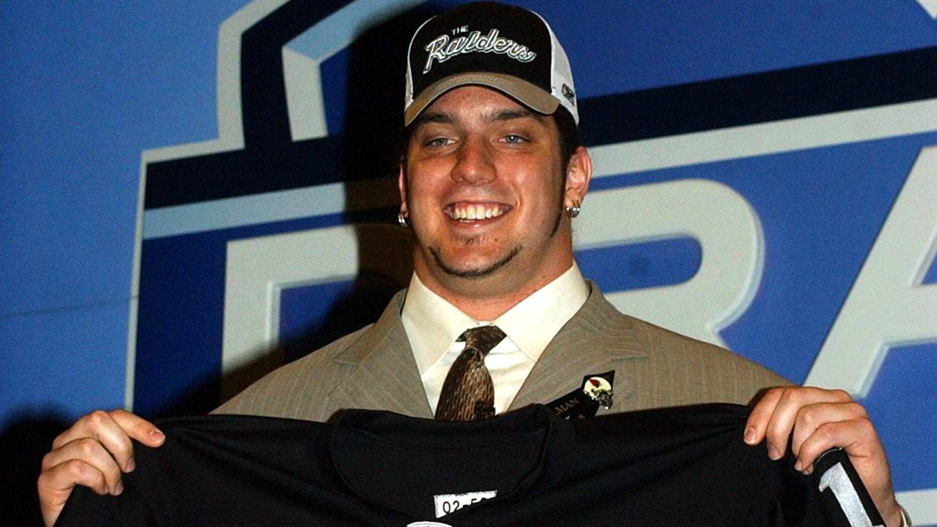 <strong>11. Robert Gallery, OL, 2004 (Oakland Raiders) - Nr. 2 Overall</strong><br>Gallery konnte nie die Leistungen eines typischen Nr. 2 Picks erreichen, auch wenn er eine solide Karriere hatte.