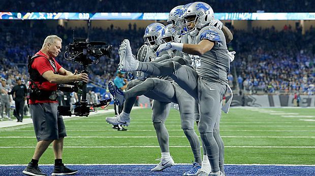 
                <strong>Detroit Lions</strong><br>
                Gründung: 1929Stadion: Ford FieldSuper-Bowl-Siege: -Star: Matthew Stafford (Quarterback)Besonderheit: Seit 1945 spielen die Detroit Lions ununterbrochen an Thanksgiving.
              