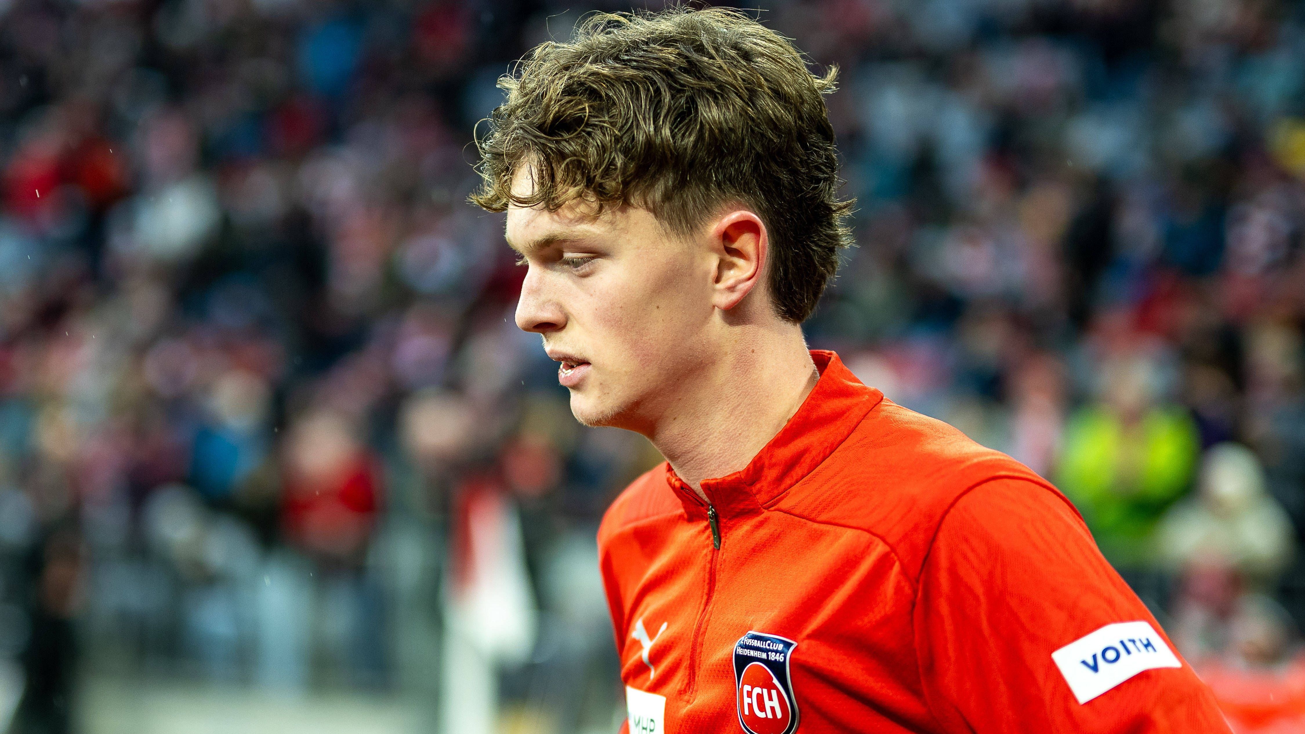 <strong>Paul Wanner (1. FC Heidenheim)</strong><br>Doch die Eintracht schielt nicht als einziger Bundesliga-Klub auf den hochveranlagten Kreativspieler. Zuletzt machten auch Gerüchte um Bayer Leverkusen und den VfB Stuttgart die Runde - der "BR" brachte nun auch noch Rivale Borussia Dortmund ins Spiel. Bayern-Sportdirektor Christoph Freund schien einem Wechsel kürzlich aber einen Riegel vorzuschieben: "Wir als FC Bayern planen in Zukunft sicher mit Paul Wanner:"