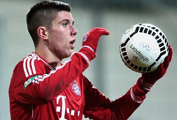 
                <strong>FC Bayern verliert Derby gegen 1860: Steeven Ribery</strong><br>
                ... trotzdem reicht es derzeit nur für Platz 10 (von 14) in der Bundesliga Süd/Südwest. Den bekanntesten Namen im Team trägt wohl Steeven Ribery, der kleine Bruder von Franck.
              