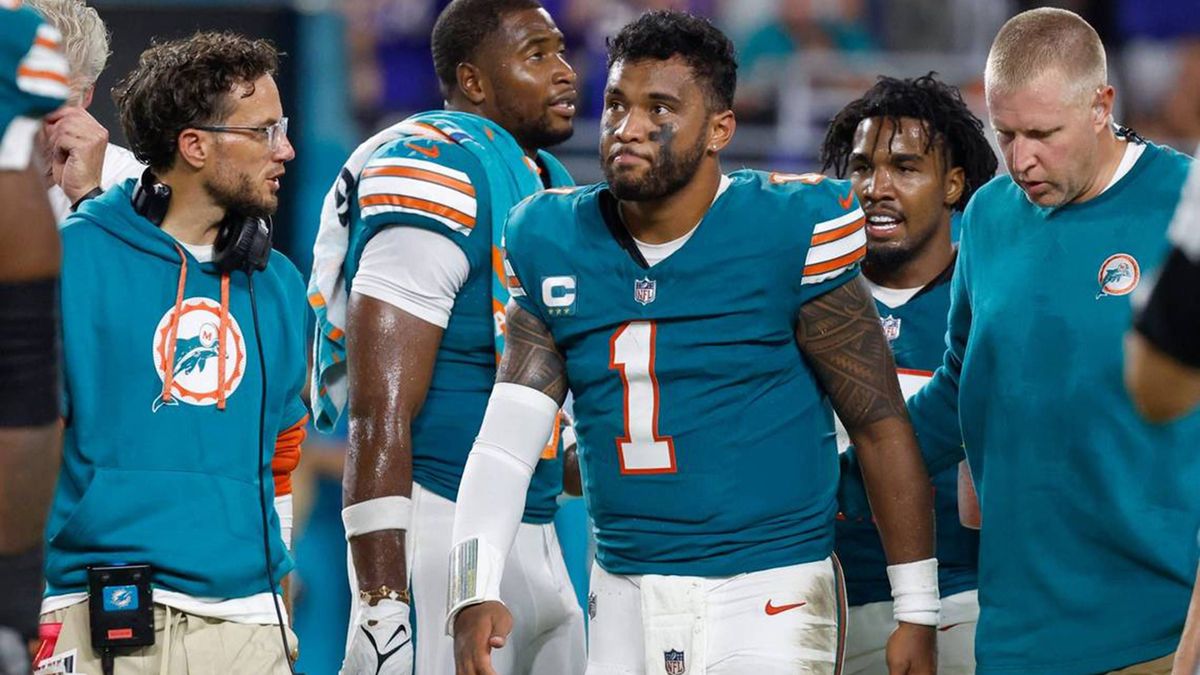 SPORTS-FBN-DOLPHINS-TAGOVAILOA-MI Miami Dolphins quarterback Tua Tagovailoa (1) is assisted off the field in the third quarter after an injury during the game against the Buffalo Bills at Hard Rock...