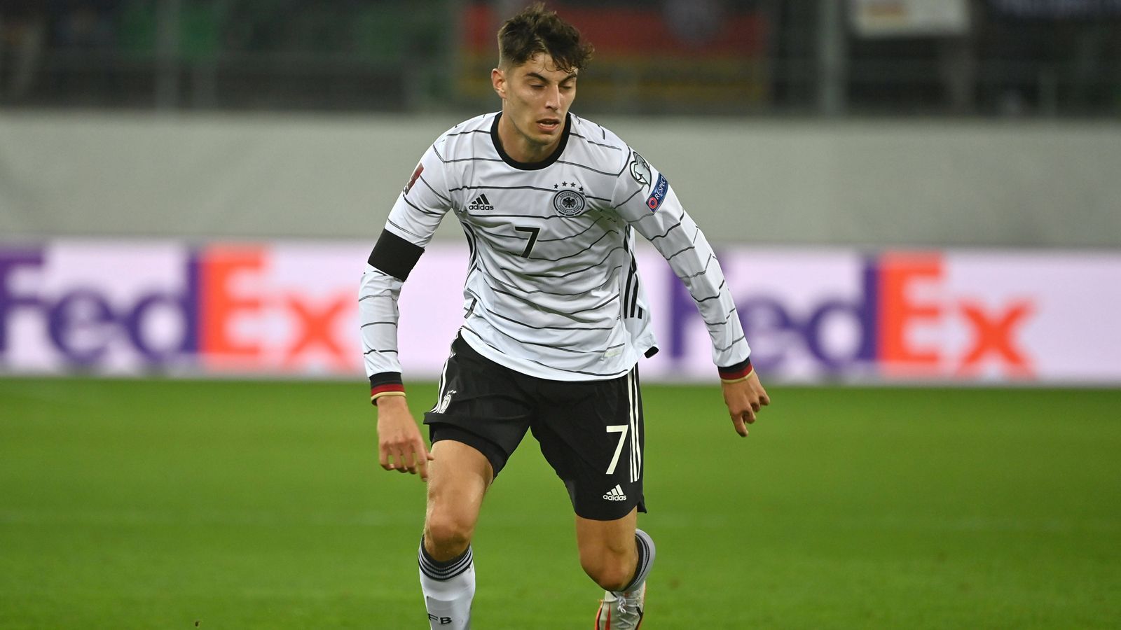 
                <strong>Kai Havertz</strong><br>
                Kommt für Marco Reus in die Partie in der 67. Minute. Hat die deutsche Führung in der 75. Minute auf dem Fuß, ist aber etwas zu zögerlich und wird noch abgelaufen. Sorgt aber für viel Schwung. ran-Note: 2
              