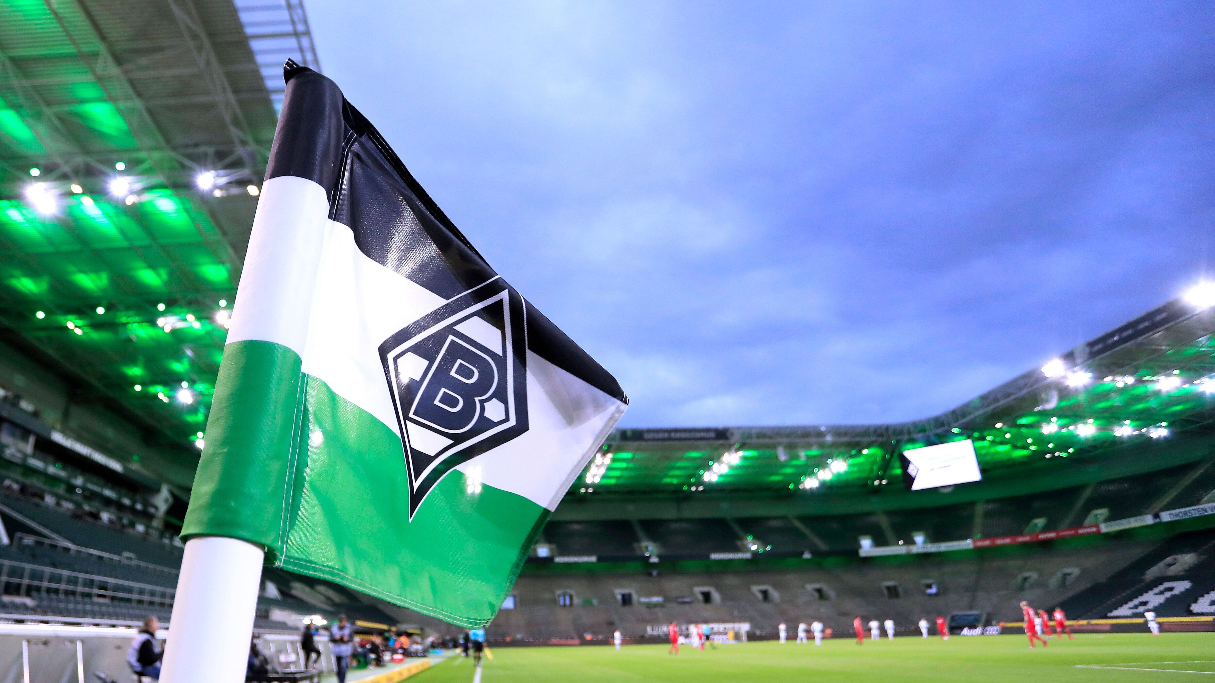 
                <strong>Platz 5: Borussia Mönchengladbach</strong><br>
                Gesamtpunktzahl: 37 -Facebook: 8,5 Punkte, Instagram: 9,5 Punkte, YouTube: 9,5 Punkte, Twitter: 9,5 Punkte -Auch Gladbach macht einen Satz von sieben auf fünf. Punktetechnisch bleiben aber vier Zähler auf der Strecke. Vor allem auf Insta macht die Borussia einen Rückschritt.
              