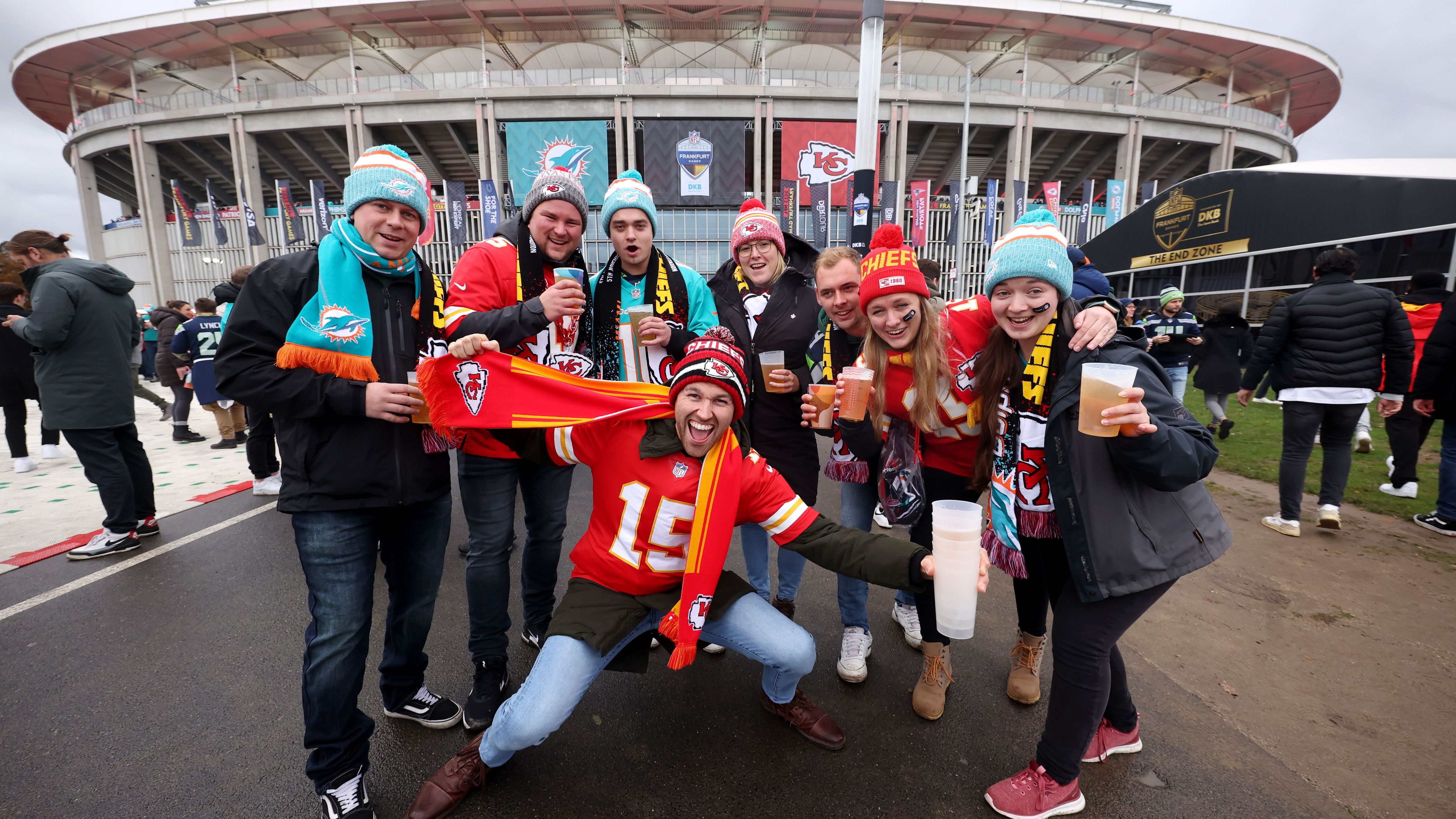 <strong>Essenspreis: NFL Frankfurt Games</strong><br>Eine Bratwurst gibt es im Deutsche Bank Park für 6,50 Euro, Brezeln kosten sechs Euro und Hot Dogs werden für sieben Euro angeboten.