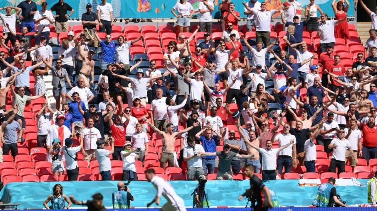 Die englischen Fans sind zurück im Wembleystadion