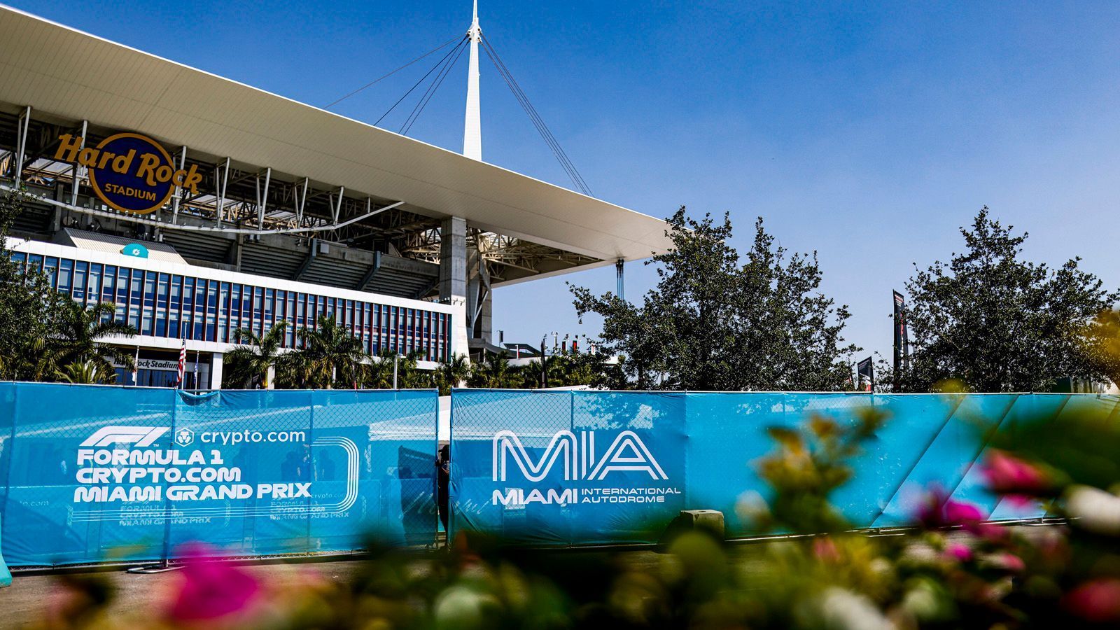 
                <strong>Formel 1 in Miami</strong><br>
                Die neue Formel-1-Strecke befindet sich auf einem Areal mit dem Football-Stadion der Miami Dolphins.
              