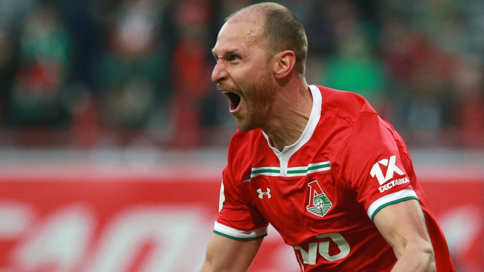 
                <strong>Benedikt Höwedes (Lokomotiv Moskau)</strong><br>
                Beim amtierenden Pokalsieger Lokomotiv Moskau tummelt sich mit dem früheren Schalker Benedikt Höwedes bereits ein deutscher Weltmeister in der Premier Liga. Der 31-Jährige wechselte im Sommer 2018 von den Gelsenkirchenern in die russische Metropole, nachdem der Routinier und langjährige Kapitän vom damaligen S04-Trainer Domenico Tedesco aussortiert wurde. Nun steht Höwedes zunächst mal bis 2021 bei Lok Moskau unter Vertrag und spielte mit dem Klub in der Vorsaison als damals amtierender Meister in der Champions League - ausgerechnet auch noch gegen seine alte Liebe Schalke. 
              