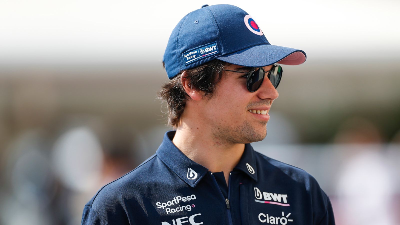 
                <strong>18. Lance Stroll (Racing Point)</strong><br>
                Er wird seinen Ruf als "Paydriver", gefördert durch die Millionen seines Vaters, nicht los. Was vor allem daran liegt, dass er sich durch seine bescheidenden Leistungen nicht von ihm emanzipieren kann. Immerhin hat Lance sein Cockpit sicher, da Papa Stroll Mitbesitzer des Racing-Point-Teams ist.
              