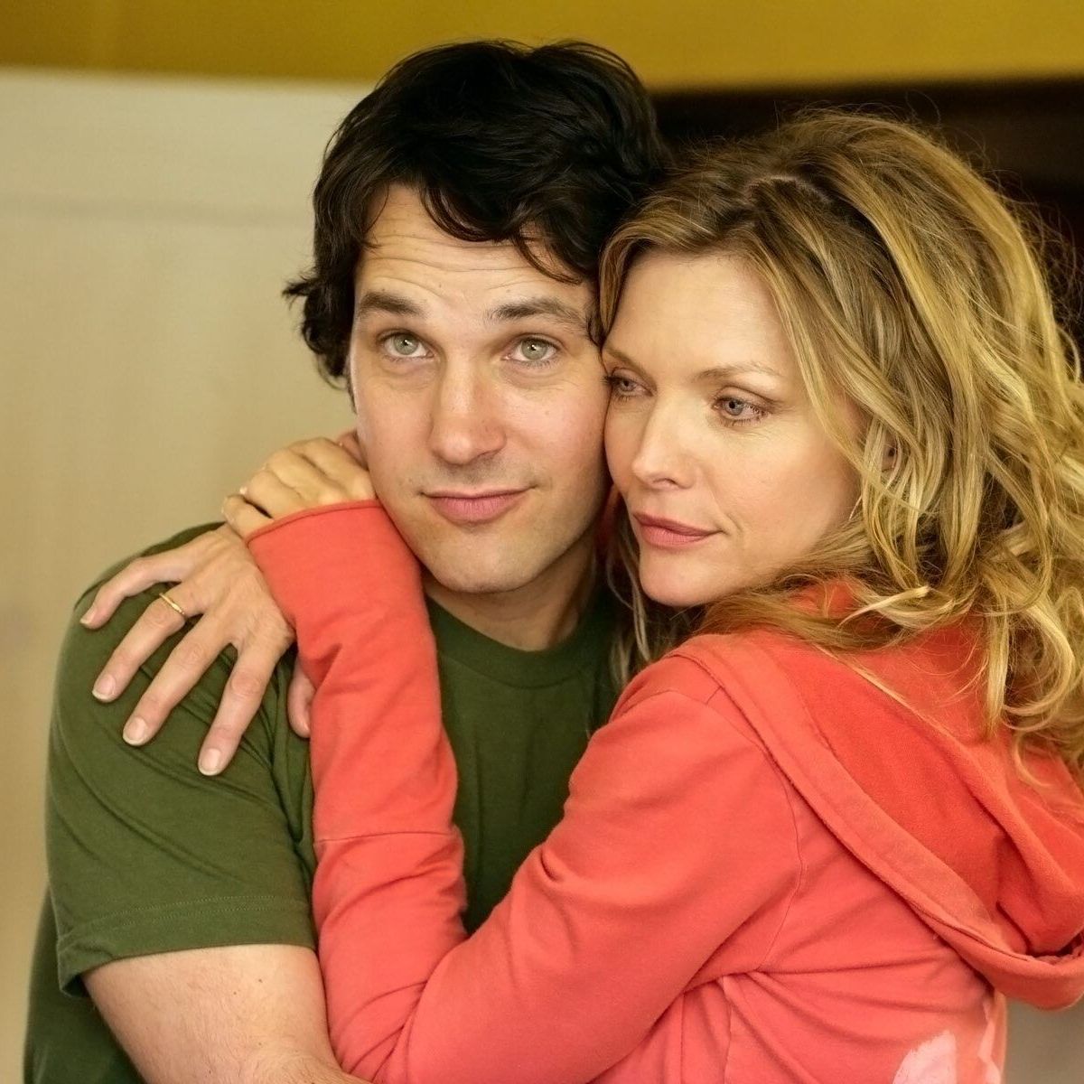 "Hauptsache verliebt" mit Paul Rudd (links) und Michelle Pfeiffer (rechts)