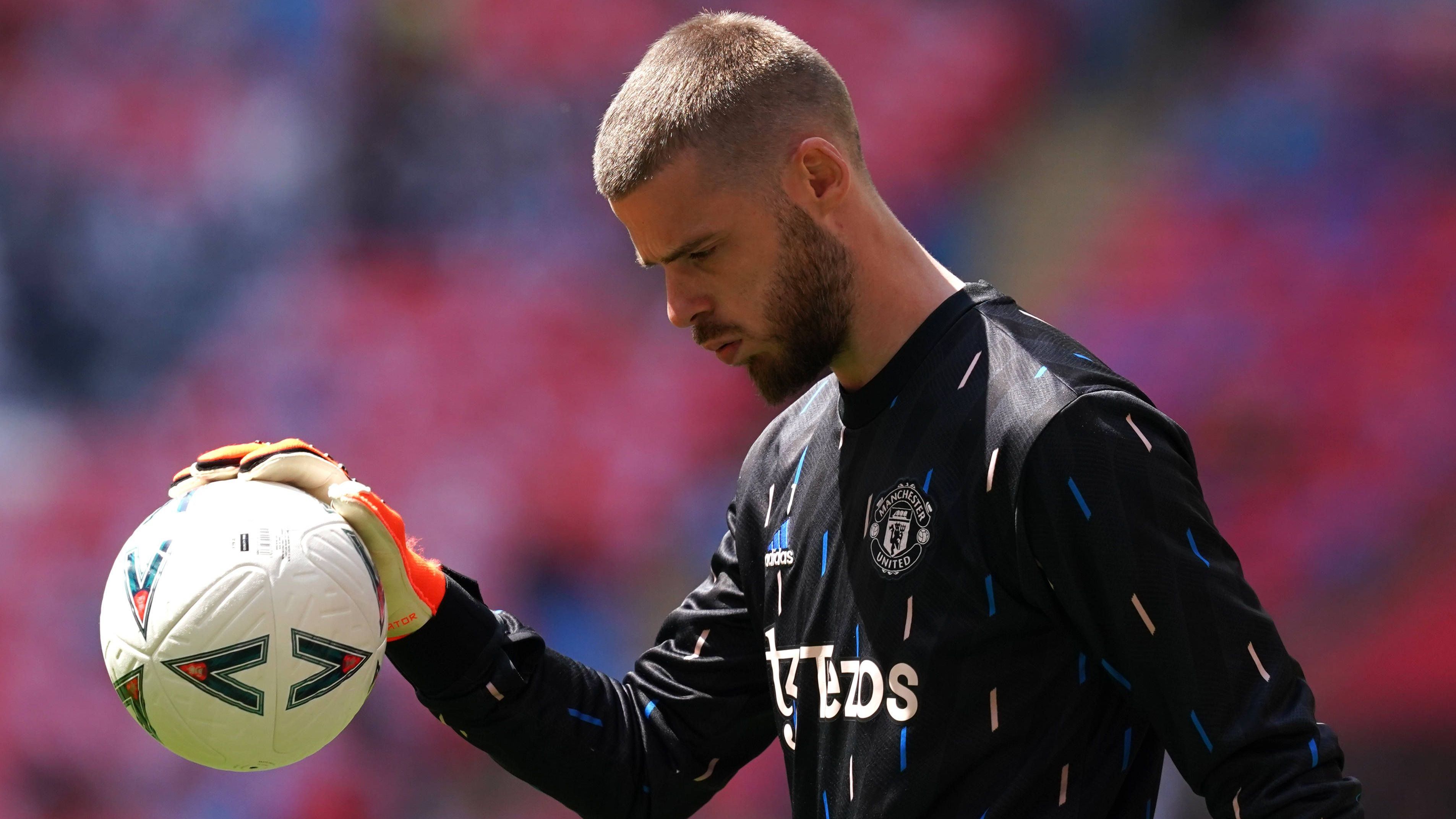 <strong>David de Gea (vereinslos)</strong><br>Findet der seit Sommer vereinslose David de Gea endlich einen neuen Verein? Wie die "Daily Mail" berichtet, soll Newcastle United über den Spanier nachdenken. Stammkeeper Nick Pope verletzte sich schwer an der Schulter und wird monatelang fehlen. De Gea wäre als vereinsloser Spieler nicht nur ablösefrei zu haben, sondern könnte sofort zur Verfügung stehen.