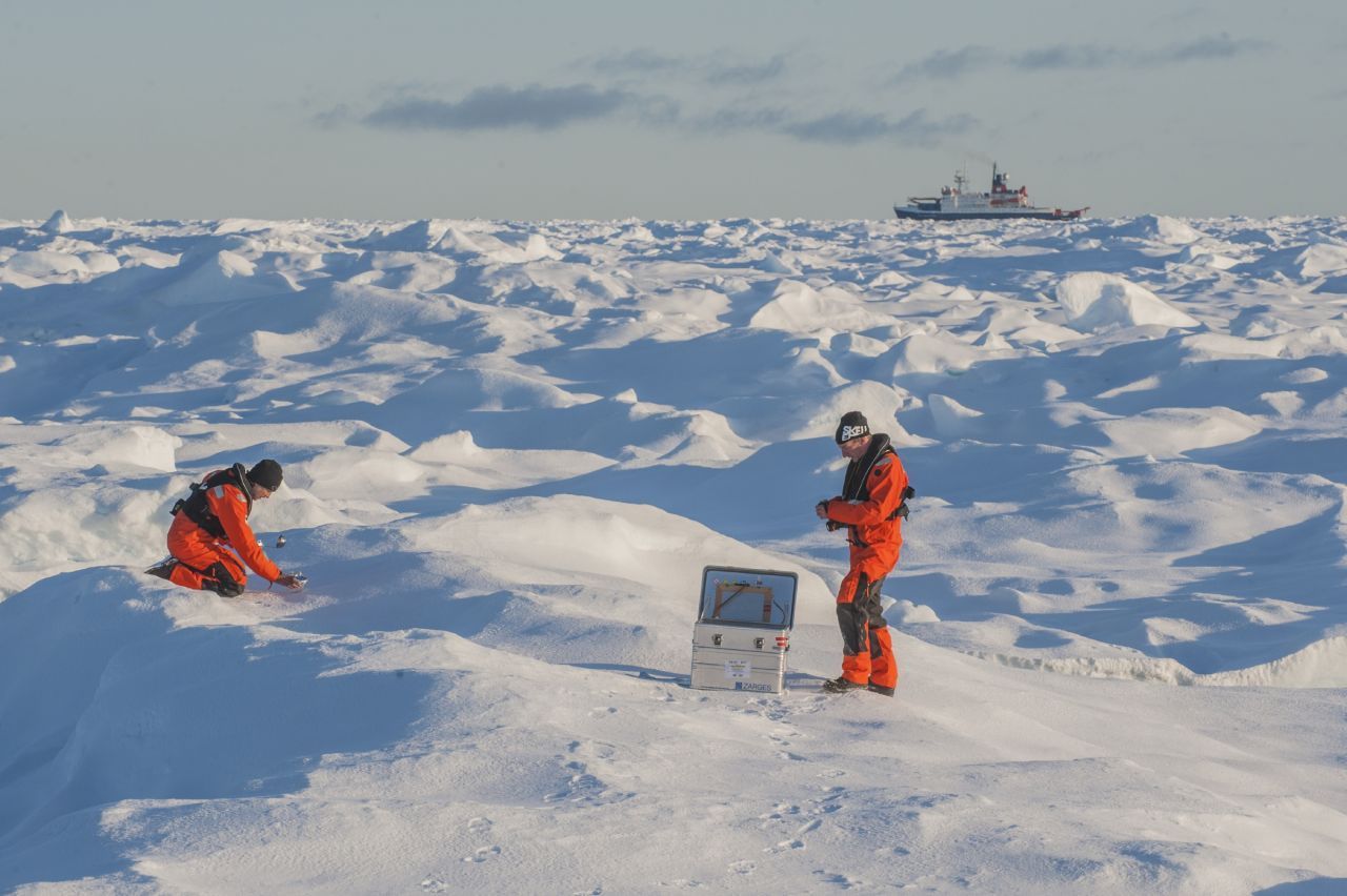 Rund um die Uhr sammelte das Forschungs-Team Wissen über das Polarmeer, das Eis und das Klima. 