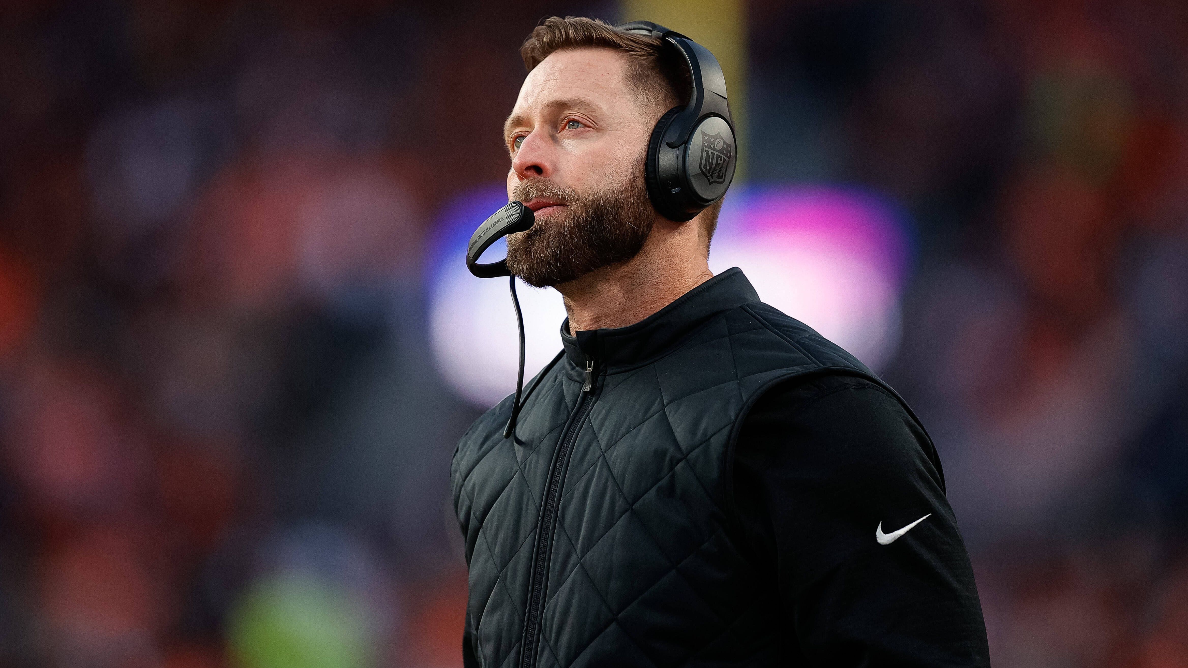 <strong>Washington Commanders</strong><br>• Head Coach: Dan Quinn (zuvor DC bei den Cowboys)<br>• Offensive Coordinator: Kliff Kingsbury (Bild)<br>• Defensive Coordinator: Joe Whitt Jr.<br>• Special Teams Coordinator: Nate Kaczor<br>• General Manager: Adam Peters (zuletzt bei den San Francisco 49ers)