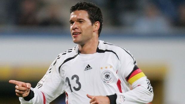 <strong>Michael Ballack (55 Spiele als Kapitän)</strong><br>
                Zwei Mal häufiger als Lahm führte Michael Ballack, der Vize-Weltmeister und Vize-Europameister wurde, die Nationalmannschaft an.