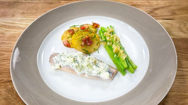 Matjes mit grünen Bohnen und Schmorkartoffeln