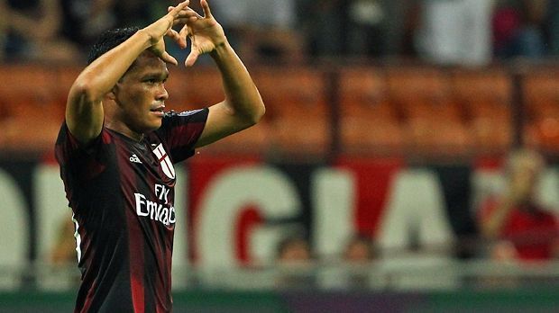 
                <strong>Carlos Bacca (AC Mailand)</strong><br>
                Platz 7: Carlos Bacca - Beim AC Mailand gibt es laut "Gazzetta dello Sport" zwei Topverdiener. Einer davon ist Neuzugang Carlos Bacca. Der Kolumbianer kam im Sommer 2015 von Europa-League-Sieger FC Sevilla in die Serie A.
              