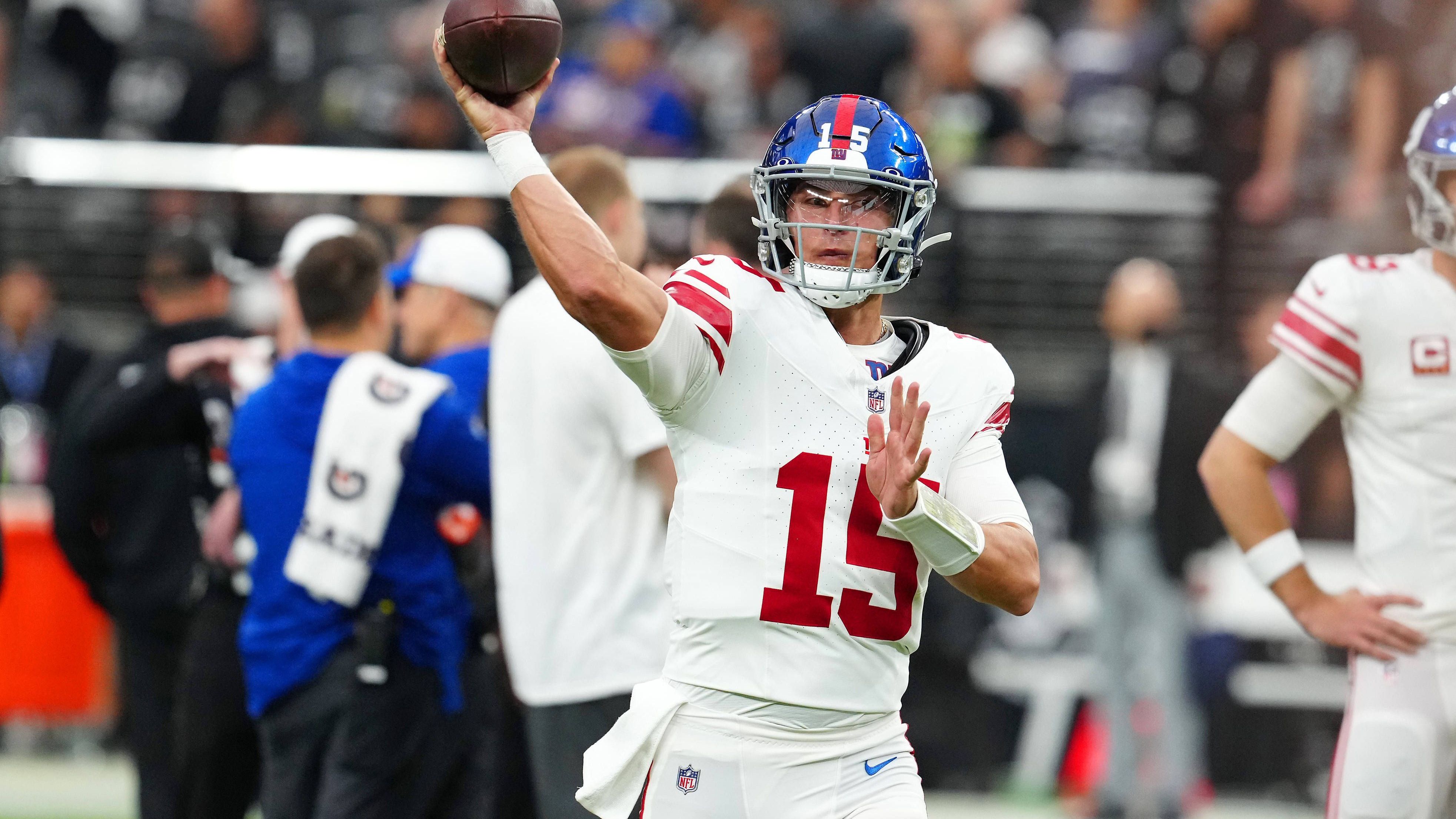 <strong>Platz 32: New York Giants<br></strong>Nach der Verletzung von Daniel Jones leitet der eigentliche Backup Tommy DeVito die Offensive der Giants. Dafür erhält er <strong>750.000 US-Dollar</strong>. Der verletzte Tyrod Taylor bekommt <strong>5,5 Millionen US-Dollar</strong>.&nbsp;