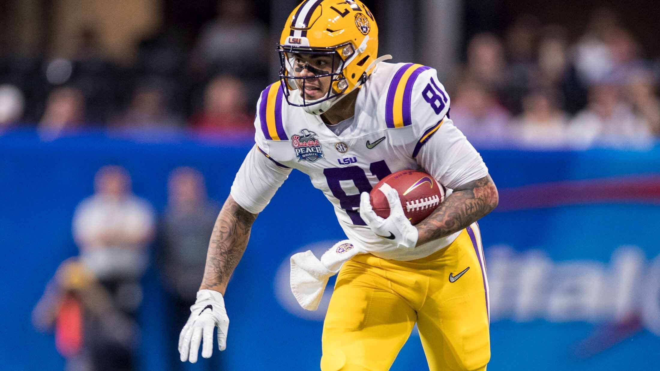 
                <strong>Pick 10: Thaddeus Moss - Detroit Lions (via Trade von den Cleveland Browns)</strong><br>
                Position: Tight EndCollege: LSUNeed! More! Patriots. Die Detroit Lions bekommen ihren Wunschspieler. Im tollwütigen Wir-Brauchen-Alle-Alten-Patriots-Wahn wählen die Lions Thaddeus Moss vier bis sieben Runden früher aus, als alle Möchtegern-Experten es vermutet hatten. Aber die Lions wissen, was sie tun: Wie Michael Scott zu besten Zeiten laden sie den Sohn ein, damit hoffentlich der Papa mal vorbeikommt. Immerhin hat der Vater des Tight Ends, Randy Moss, ja auch mal bei den Patriots gespielt! Es gewinnt doch das Team mit den meisten Ex-Patriots, oder? Oder?? "You got mossed!" ist dazu noch der neue Schlachtruf der Fans. 
              