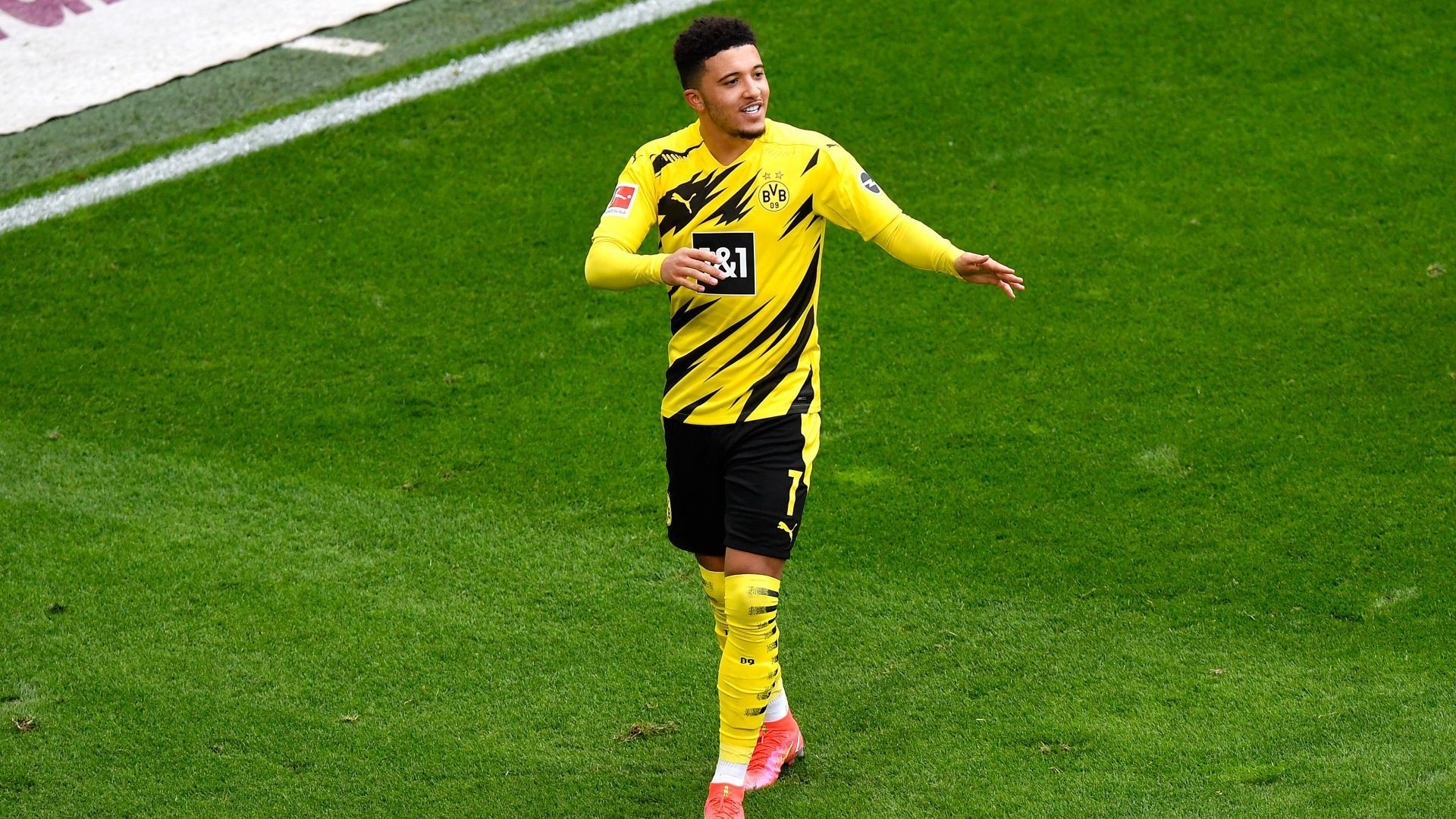 
                <strong>Jadon Sancho (2017 bis 2021 beim BVB)</strong><br>
                Jadon Sancho wieder im BVB-Trikot? Für viele Dortmunder Fans sicherlich eine schöne Vorstellung. Doch wie würde er sich wieder in dem Kader zurechtfinden, der sich seit seinem Abgang stark verändert hat? Würde er wieder zu alter Stärke zurückfinden? Auch diese Fragen werden nun rund um eine mögliche Rückkehr gestellt. In der jüngeren Vergangenheit gab es einige Spieler, die nach Dortmund zurückkehrten – mal mit mehr, mal mit weniger Erfolg. ran bewertet die Profis, die seit 1990 den Weg zurück zum BVB fanden.
              