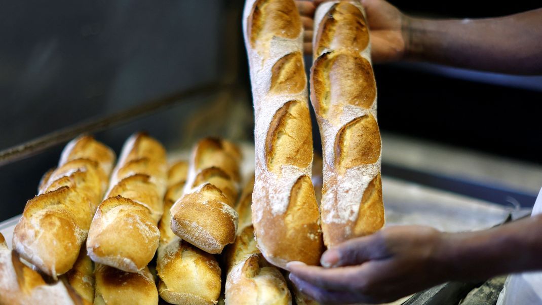 In Frankreich erhalten einige Brotsorten – unter anderem auch das traditionelle Baguette – eine neue Rezeptur mit weniger Salz.
