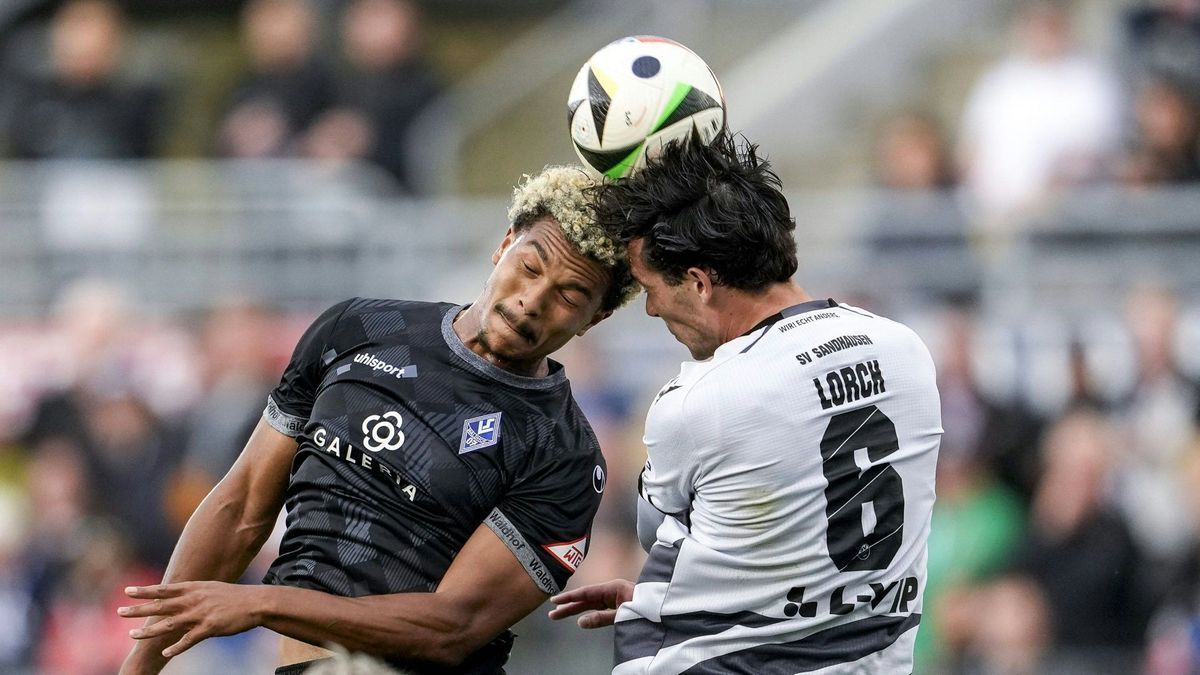 Kopfballduell bei Sandhausen gegen Mannheim