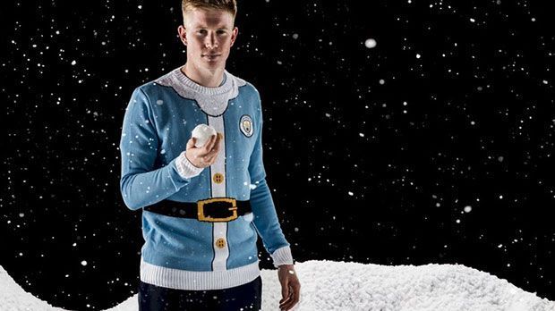 
                <strong>"CitySanta" in Manchester</strong><br>
                Kevin de Bruyne hat da weitaus weniger Grund zur Freude. Sein Outfit ist nun doch etwas gewöhnungsbedürftig. 
              