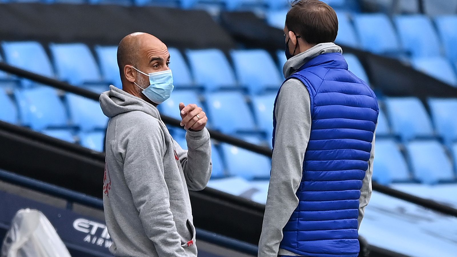 
                <strong>Pep Guardiola III? (Manchester City)</strong><br>
                Die Bilanz ist beeindruckend: Gegen die Top-Trainerriege um Guardiola, Klopp und Co. gelangen Tuchel in neun Spielen seit dem 4. Februar acht Siege (ein Remis) bei 13:2 Toren. Zwei ganze Treffer hat der FC Chelsea nur zugelassen. Tuchel weiß aber, dass das alles im Finale am Samstag (ab 21 Uhr im Liveticker auf ran.de) nicht mehr zählt, auch die beiden Siege gegen City nicht. "Haben wir deshalb einen großen Vorteil? Nein, absolut nicht, und wir sind uns sehr wohl bewusst, dass dieses Spiel im Finale bei Null beginnt. Wir werden wieder eine Top-Leistung brauchen", sagte er. Für ihn sind der FC Bayern und die Citizens "das Maß aller Dinge in Europa. Wir versuchen, die Lücke zu schließen", so Tuchel, der weiß: "Das Gute ist, dass man im Fußball Lücken in 90 Minuten schließen kann. Das ist absolut möglich, und das ist es, was wir im Finale erreichen wollen."
              