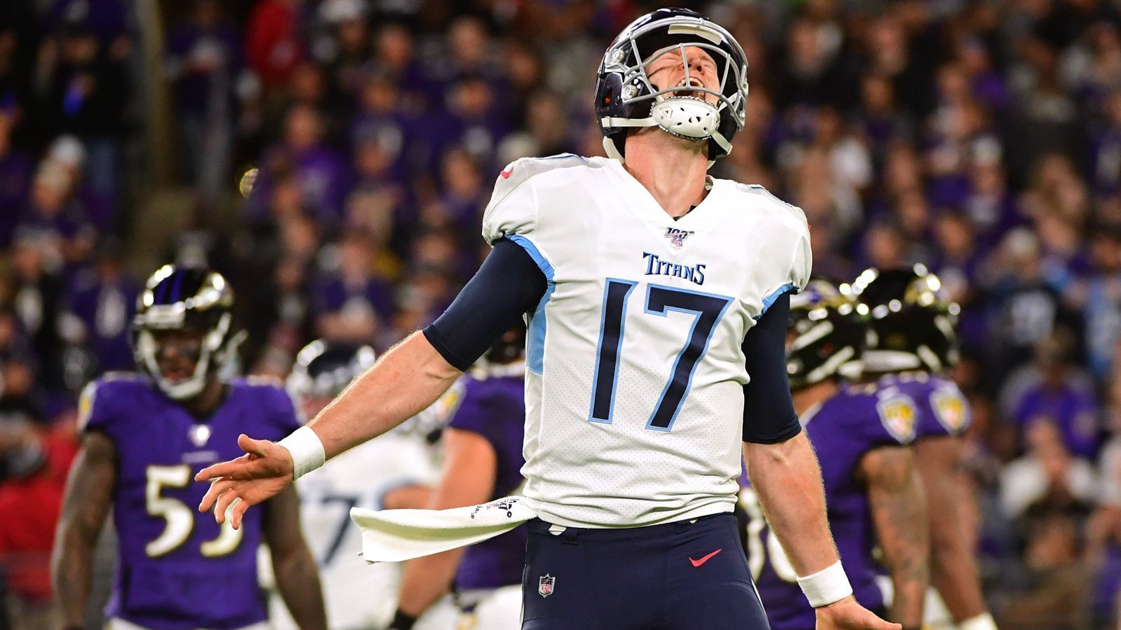 
                <strong>Tennessee Titans: Einer der größten Favoriten-Schrecks aller Zeiten</strong><br>
                Mit den New England Patriots und den Baltimore Ravens haben die Tennessee Titans bereits zwei Favoriten aus den Playoffs geschmissen. Die Franchise entwickelt sich zu einem der größten Favoriten-Schrecks aller Zeiten. Würden sie am Sonntag auch noch die Kansas City Chiefs bezwingen, hätten sie in drei Playoff-Spielen drei Division-Sieger bezwungen. Dies gelang zuvor lediglich den Pittsburgh Steelers in der Saison 2005 und den Green Bay Packers in der Saison 2010.
              