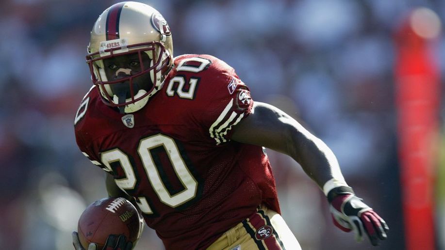 <strong>1999 - Garrison Hearst</strong><br>Der Running Back von den San Francisco 49ers war auf dem besten Weg, ein Franchise-Player zu werden. Doch kurz nachdem ihn ein 96-Yards-Run zu viel Ruhm verhalf, zog sich der Running Back einen Wadenbeinbruch zu. Knapp zwei Jahre machte er kein Spiel mehr. Der Beginn des Madden-Fluchs.
