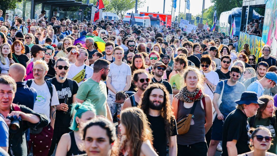 Auch für das Wochenende hat sich die Polizei in Essen wegen des AfD-Bundesparteitags auf Massenproteste eingestellt. 