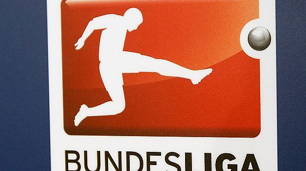 
                <strong>Zurück aus der Sommerpause: Bundesliga</strong><br>
                Ziemlich genau neun Monate kämpfen die Bundesligisten um Punkte. Nur im Winter gibt es eine kurze Unterbrechung. Das Eröffnungsspiel am 14. August 2015 bestreiten der FC Bayern und der HSV, der letzte Abpfiff ertönt am 15. Mai 2016.
              