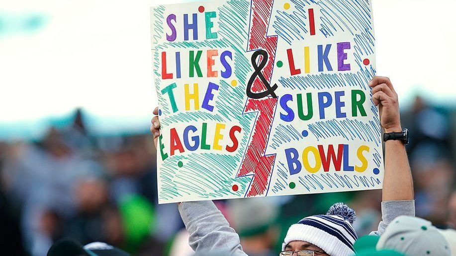 <strong>Philly sucks </strong><br>
                Gibt es einen schlimmeren Ort zum Leben? Nein, finden viele Amerikaner. Der Hashtag #phillysucks wurde bereits zum Super Bowl 2017 besonders oft hervorgekramt und wird mit Sicherheit auch in dieser Woche nochmal auf Twitter trenden. Bestimmt nicht ganz ohne Grund.