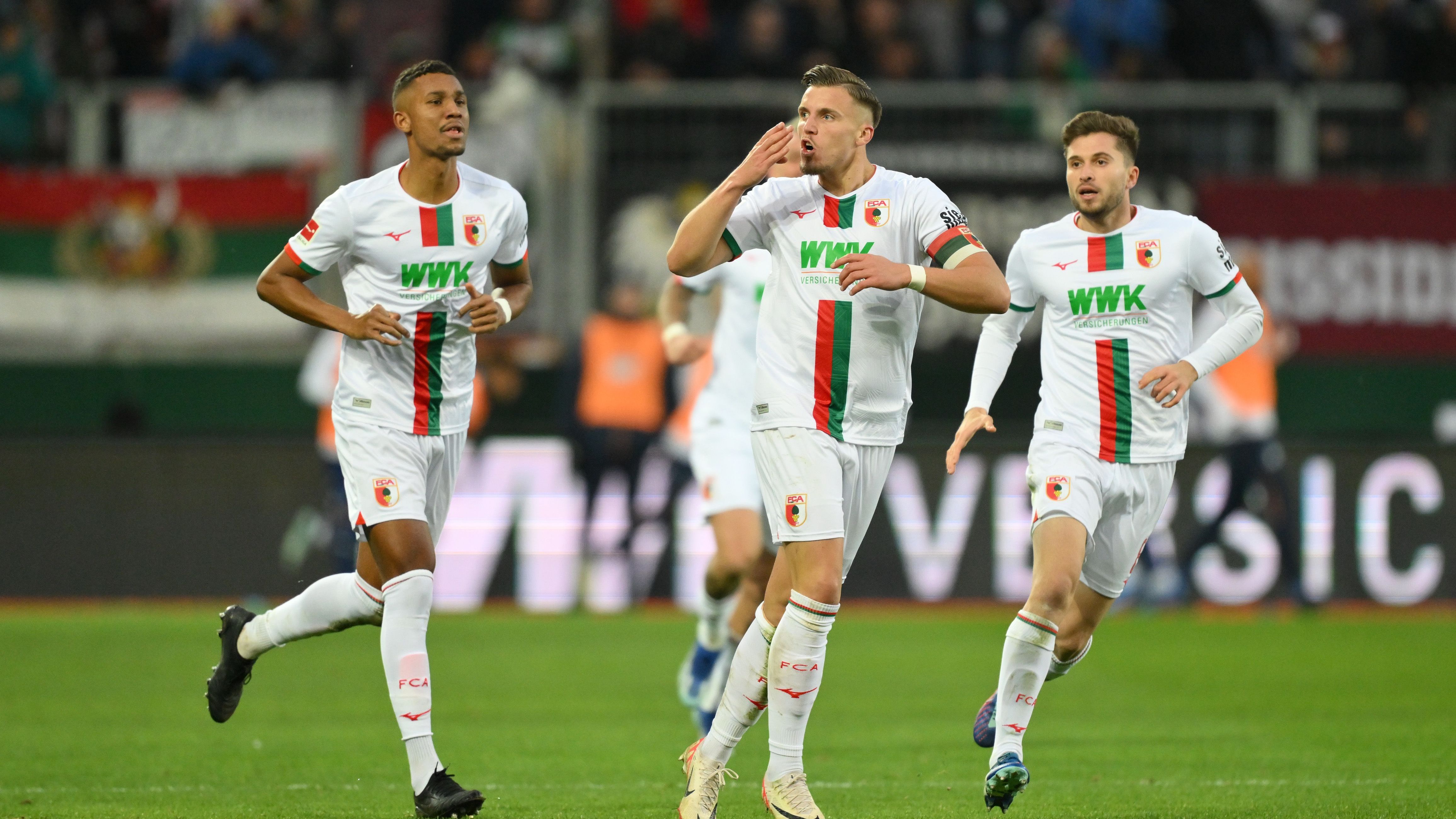 <strong>Platz 16: FC Augsburg</strong> <br>Platzierung im Vorjahr: 17.