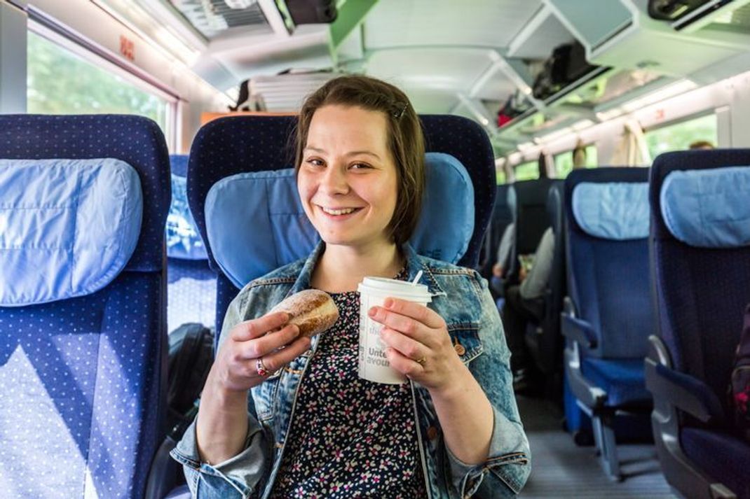 Vegan, lactosefrei, nachhaltig: Deutsche Bahn bietet jetzt in allen ICE- und IC-Zügen Haferdrink an