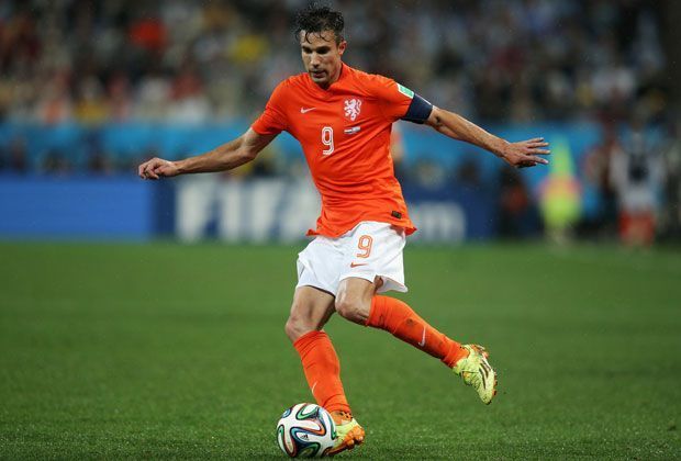 
                <strong>Robin van Persie (3 Tore, Niederlande, Manchester United)</strong><br>
                Robin van Persie spielt in Brasilien wieder einmal eine sehr gute Weltmeisterschaft. Der Stürmer glänzt mit zwei Toren beim überragenden 5:1 gegen Spanien, darunter ein spektakulärer Kopfballtreffer. Auch gegen Australien ist er erfolgreich.
              