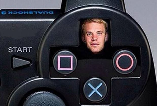 
                <strong>Der neue Controller</strong><br>
                Wo die Vorwärtstaste ist, ist Manuel Neuer.
              