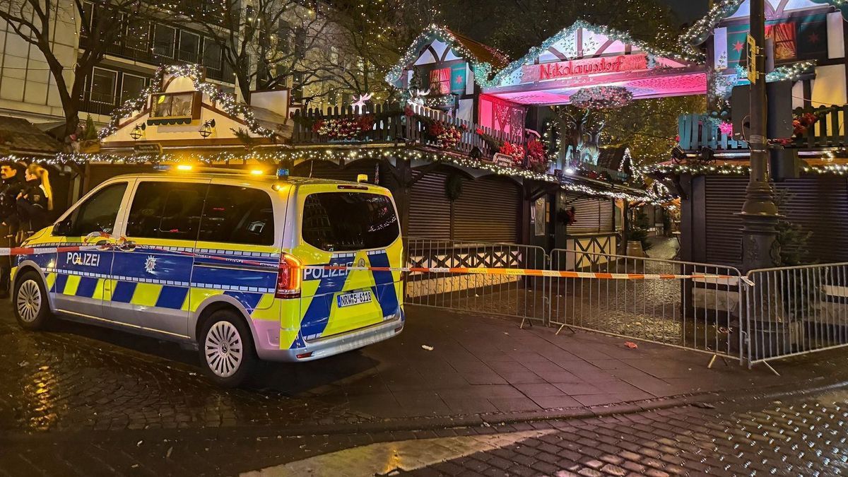 Weihnachtsmarkt in Köln wegen Koffer geräumt