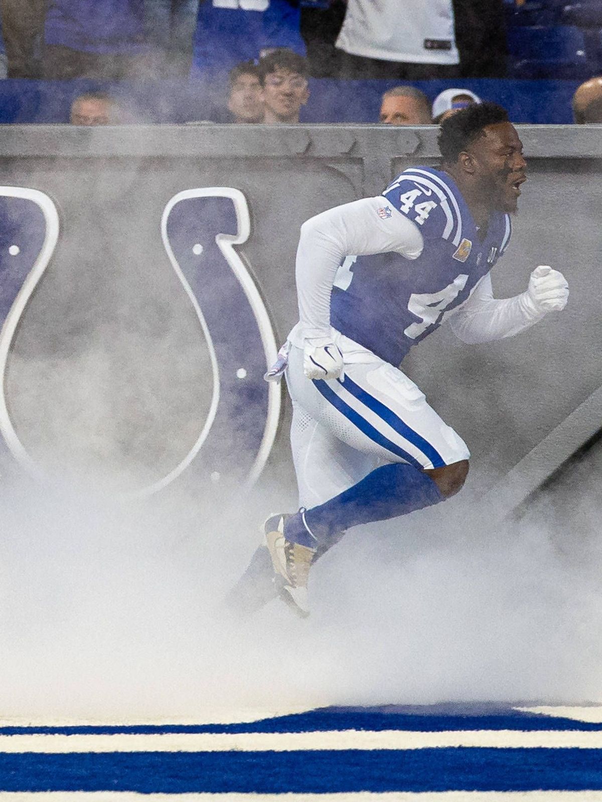 October 05, 2025: Indianapolis Colts linebacker Zaire Franklin (44) during player introductions of NFL, American Football Herren, USA game action against the Las Vegas Raiders at Lucas Oil Stadium ...
