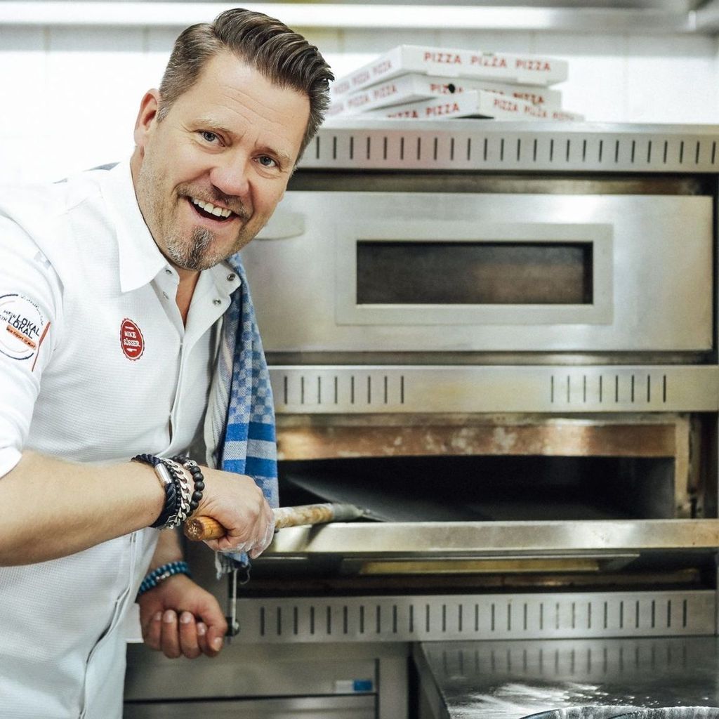 "MasterChef Germany" 2025 mit Mike Süsser in der Jury: Weil er als Matrose ungeeignet war, kam er zum Kochen - ein Porträt